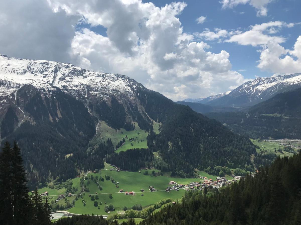 Ferienwohnung Uf Z'Enisch Klosters Zewnętrze zdjęcie